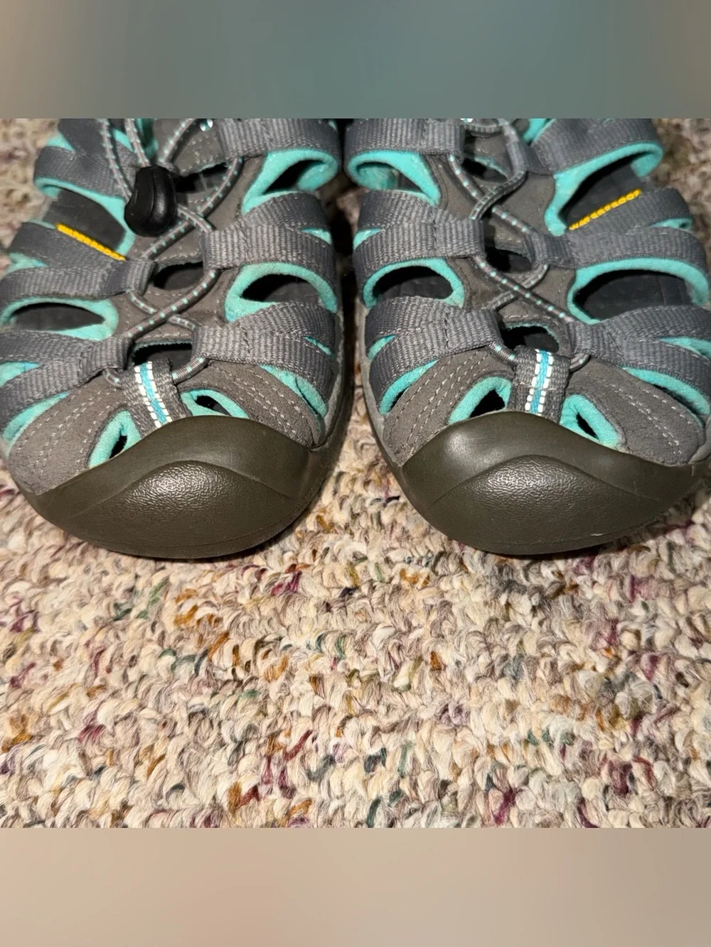 Keen Women's size 7.5 Gray and Teal Closed-Toe Outdoor Sandals hiking walking